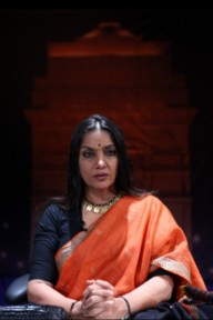 Shabana Azmi Broken Images Photos