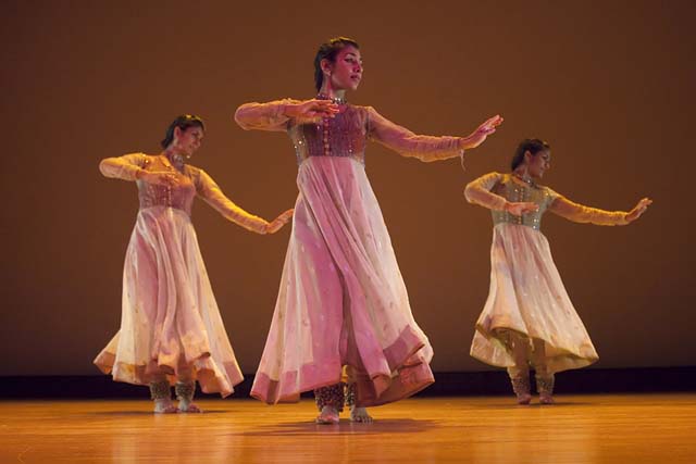 The Parul Shah Dance Company at the Erasing Borders Dance   Festival