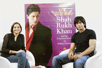 Anupama Chopra with Shah Rukh Khan at the release of the book